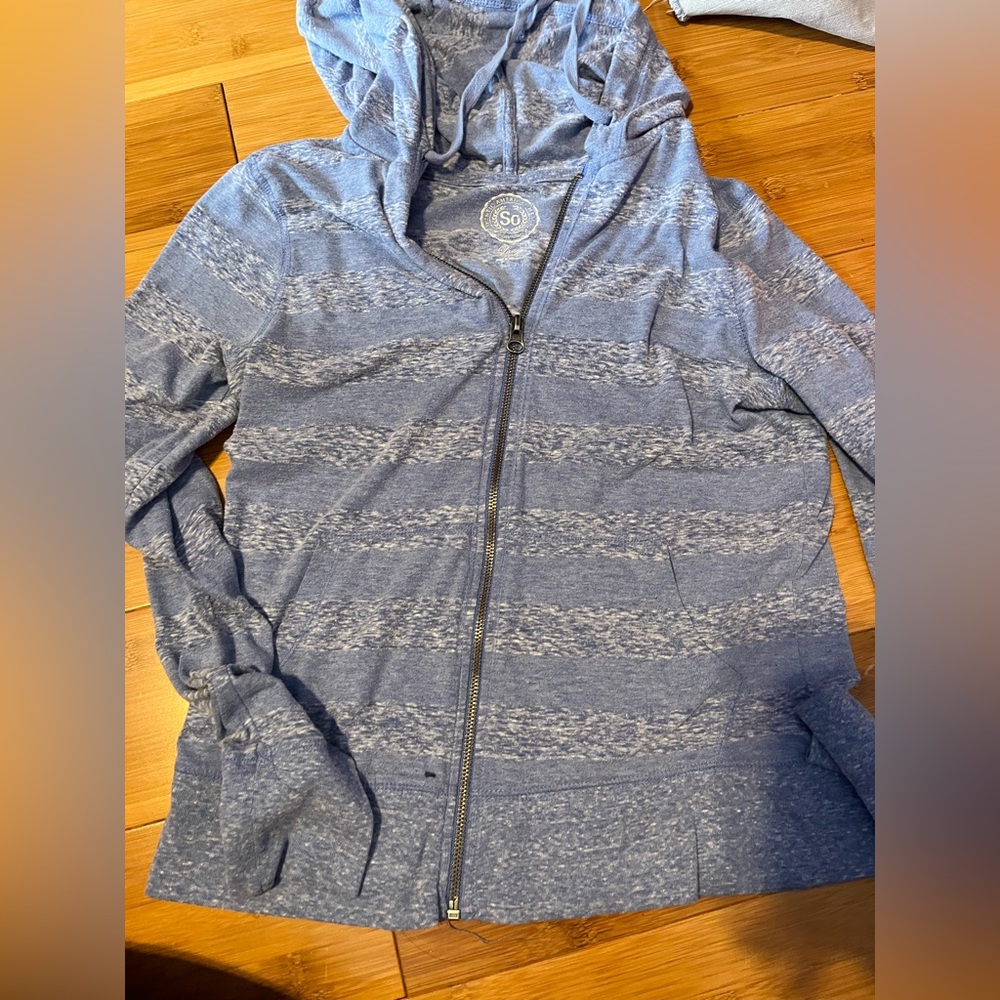Junior L kohl’s zip up